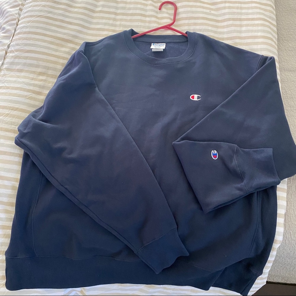 Champion navy sweater NWOT